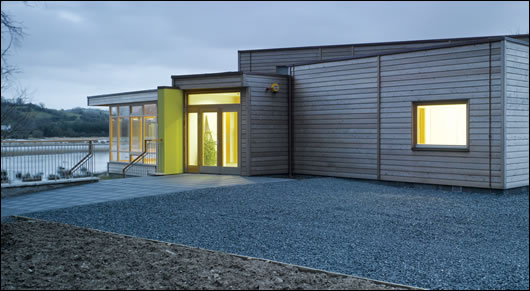 The larch clad building was constructed using Obweger’s closed-panel timber frame system