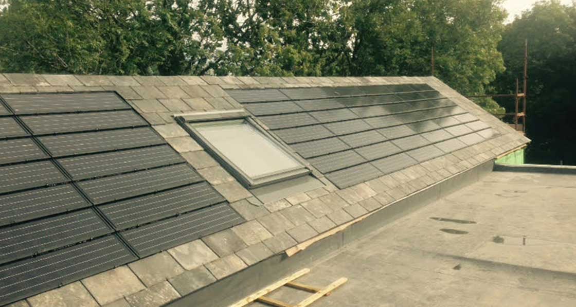 The pitched roof has been fitted with a 4kW integrated PV array and also features a Velux quadruple-glazed solar powered roof window