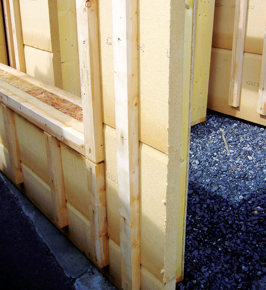 The 60mm of Gutex Ultratherm external to the Thermo-Hemp insulated, closed-panel timber frame system