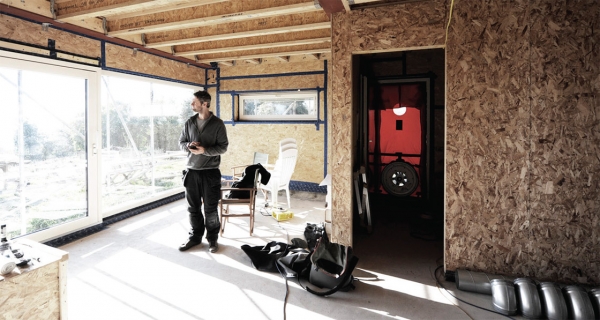 Cellulose insulation improves airtightness by 30% — PYC Systems